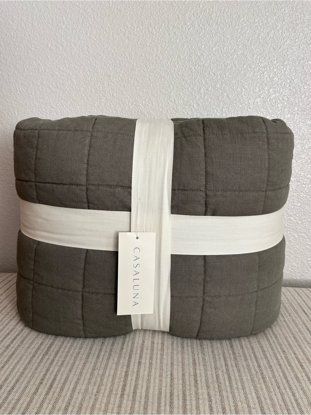 NWT Full/Queen Heavyweight Linen Blend Quilt Olive Green - Casaluna